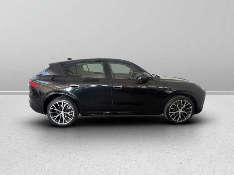 8 - Maserati Levante Grecale 2.0 mhev Modena 330cv auto