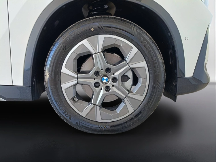 21 - BMW iX1 iX1 edrive 20 X-Line