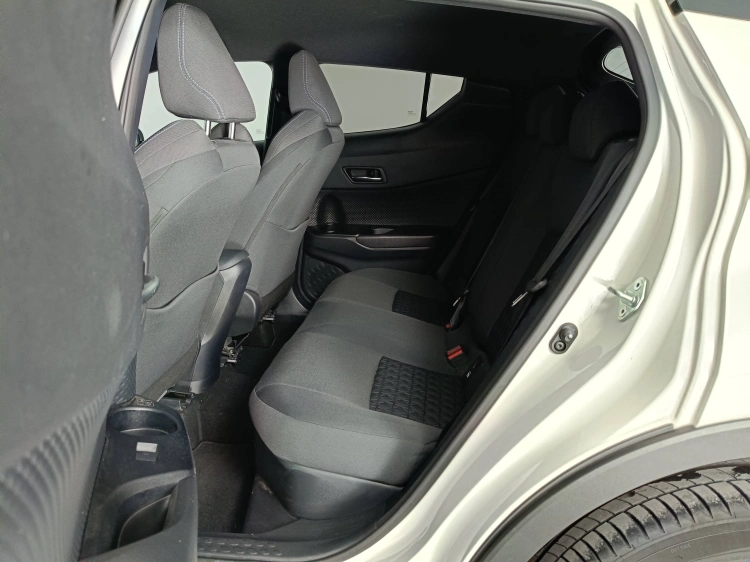9 - Toyota C-HR TOYOTA C-HR 1.8 Hybrid E-CVT Trend
