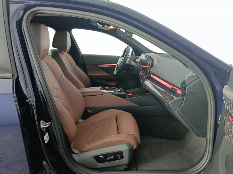 11 - BMW i5 BMW i5 eDrive40 Touring