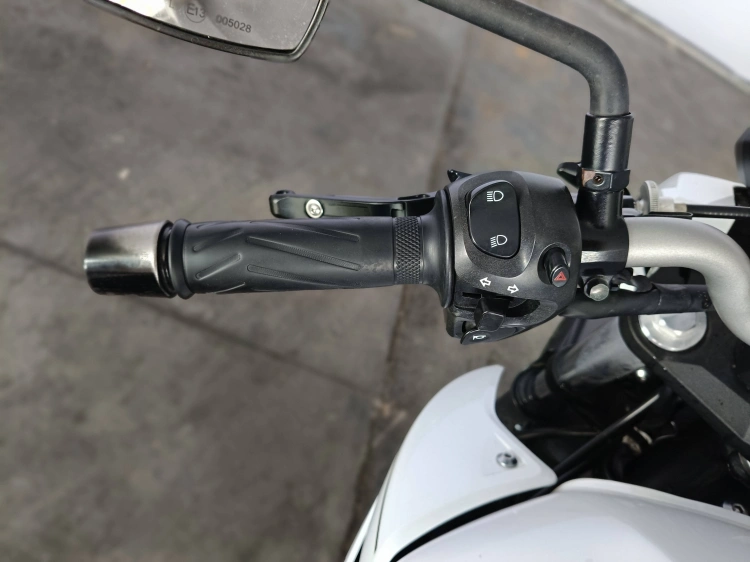 7 - Yamaha XJ XJ6 600