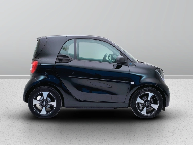 7 - smart fortwo Fortwo eq Passion 4,6kW