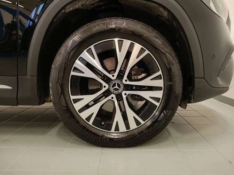 17 - Mercedes-Benz GLA 200 d Progressive Advanced Plus auto