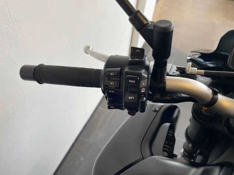 5 - Yamaha E1748 MT-10 1000 Abs my17