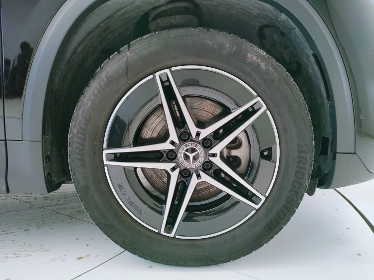 8 - Mercedes-Benz EQA 250 Premium
