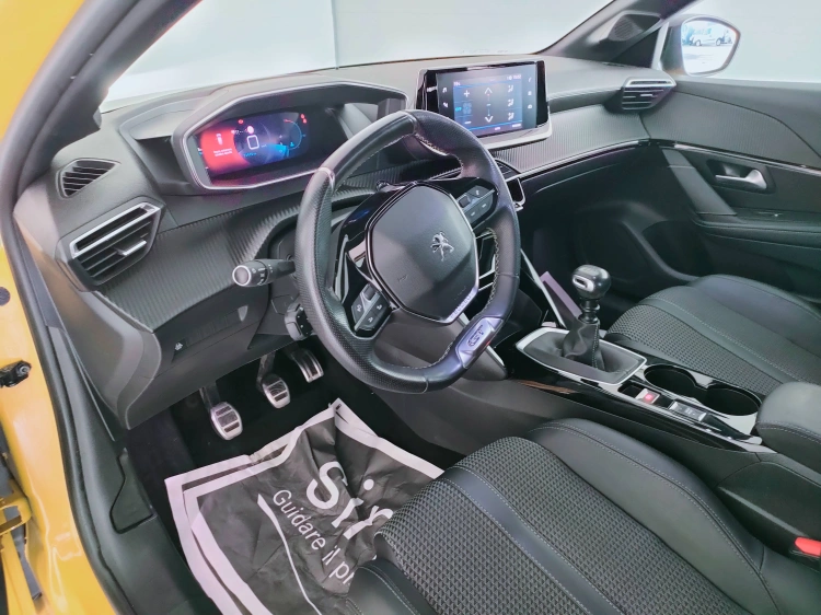 16 - Peugeot 208 208 1.2 puretech GT Line s&s 100cv