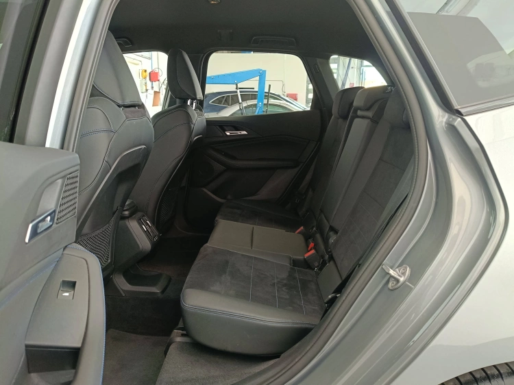 9 - BMW Serie 2 218d Active Tourer Msport auto