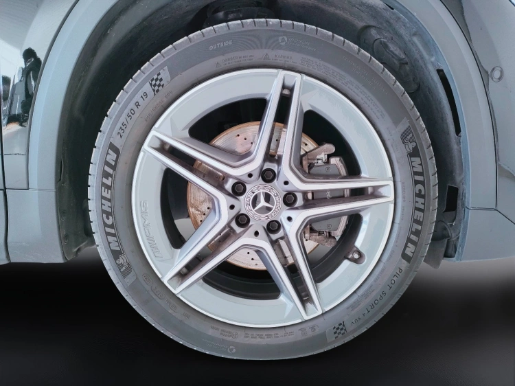 8 - Mercedes-Benz GLA 180 d Premium auto