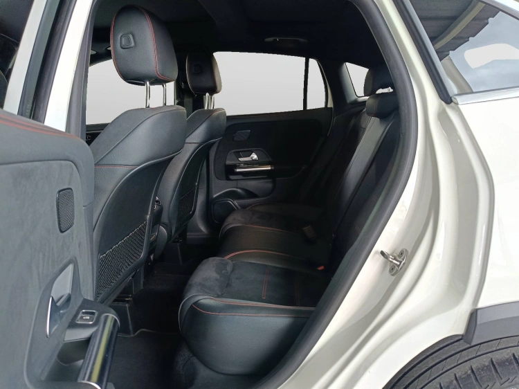 9 - Mercedes-Benz GLA 200 d Premium auto