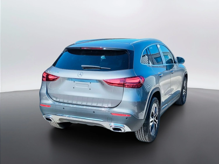 6 - Mercedes-Benz GLA 200 d automatic