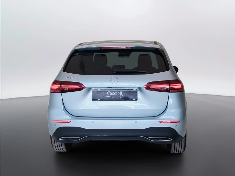 6 - Mercedes-Benz Classe B 180 d Street Edition auto