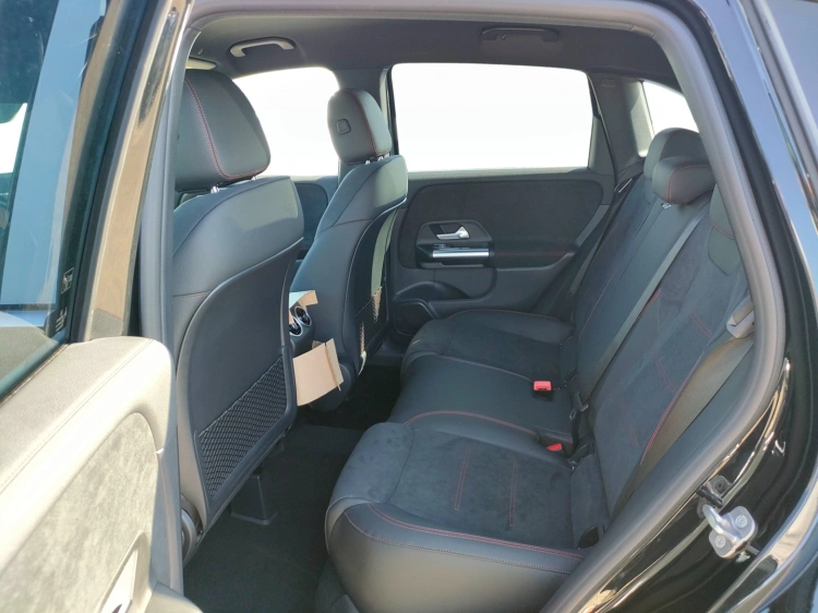 8 - Mercedes-Benz Classe B 180 d