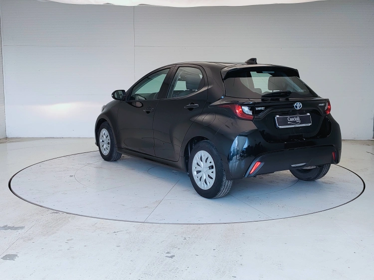 7 - Toyota Yaris Yaris 1.5h Active