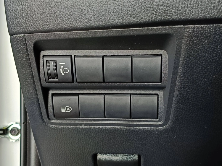 16 - Toyota Yaris YARIS 15H ECVT 5P TREND MY25