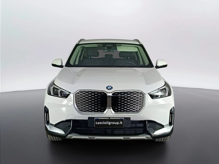 2 - BMW iX1 iX1 edrive 20 X-Line