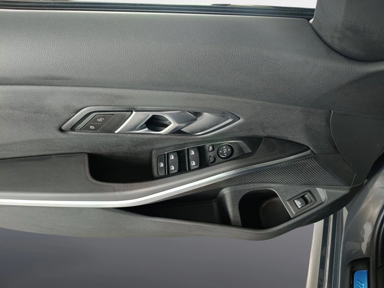 18 - BMW Serie 3 320d Touring mhev 48V xdrive MSport Pro auto