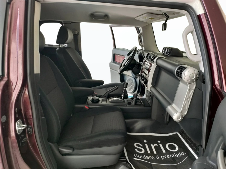 11 - Toyota FJ FJ CRUISER 4.0