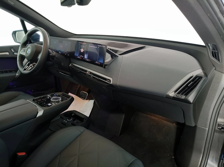 11 - BMW iX iX xdrive45 MSport Pro
