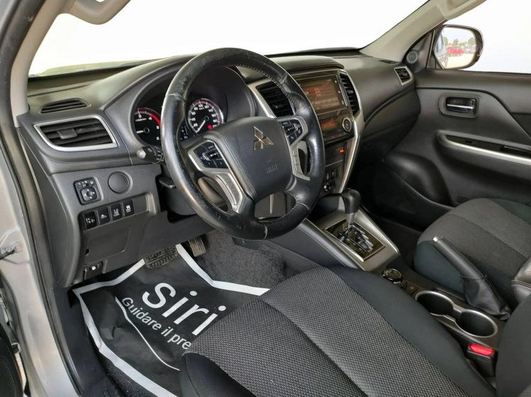 14 - Mitsubishi L200 L200 d.cab 2.3d Intense 4wd 150cv auto