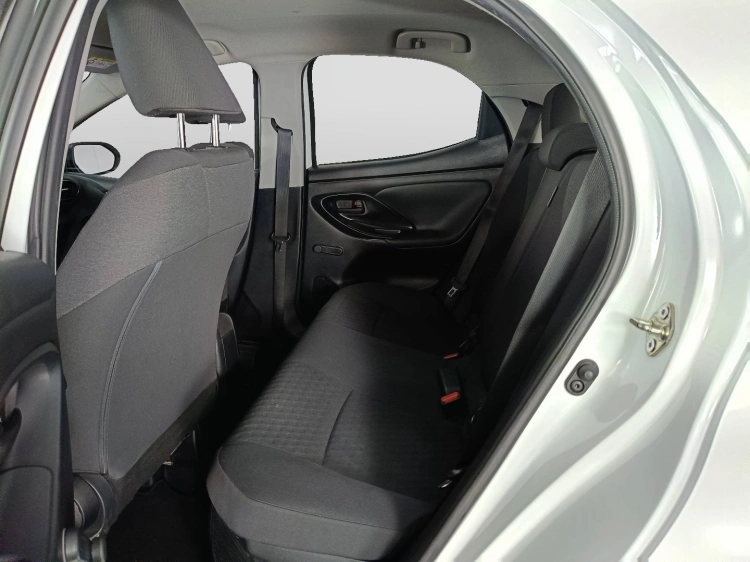 9 - Toyota Yaris Yaris 1.5h Active