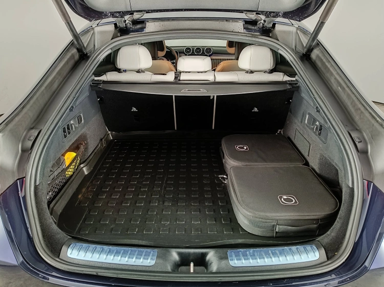 15 - Mercedes-Benz GLC 300 de phev AMG Line Premium Plus 4matic auto
