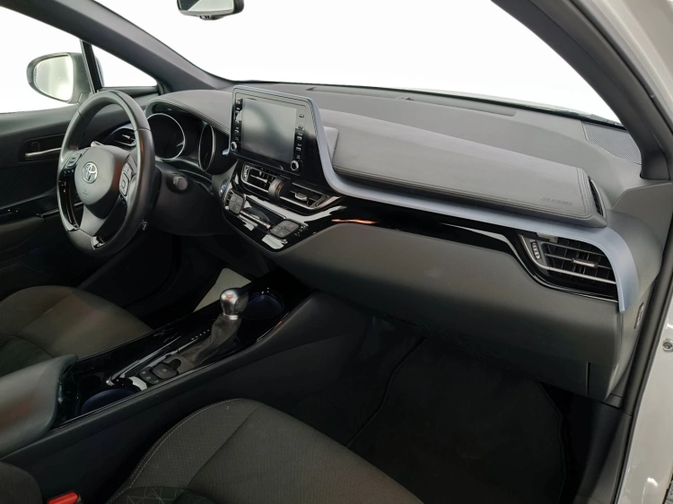 11 - Toyota C-HR C-HR 1.8h Trend e-cvt