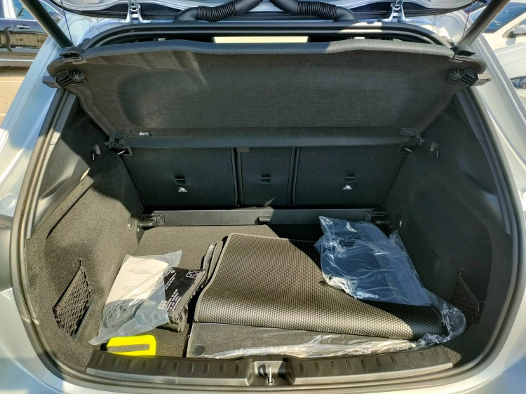 5 - Mercedes-Benz GLA 200 d automatic