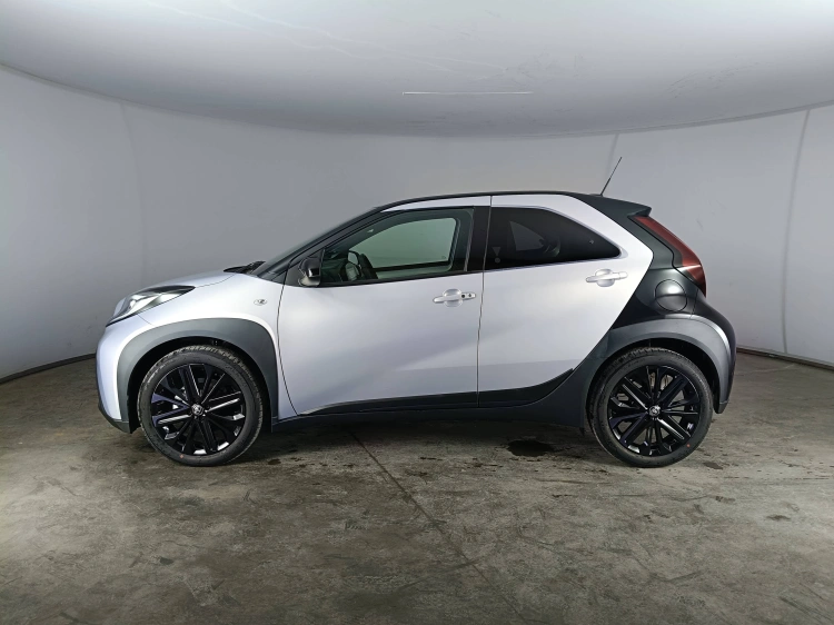 6 - Toyota Aygo X AYGO X 10B CVT JBL SE MY24
