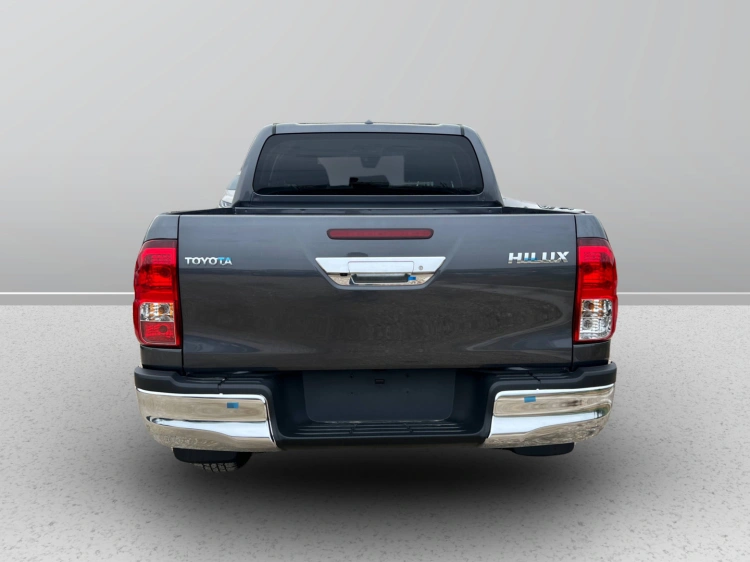 6 - Toyota Professional HI LUX 4X2 - 4X4 HILUX 2.4D A DC 4WD LNG MY24