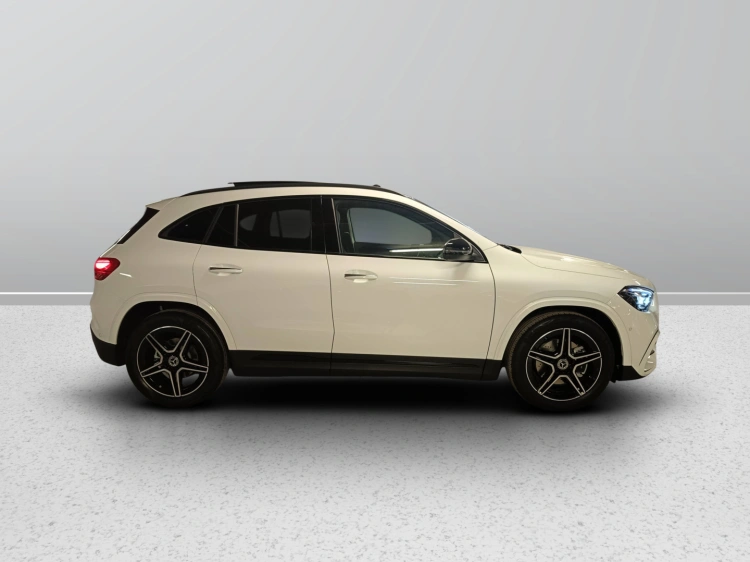 6 - Mercedes-Benz GLA 200 d automatic