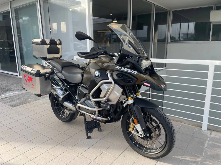 3 - BMW Motorrad GS R 1250 Adventure