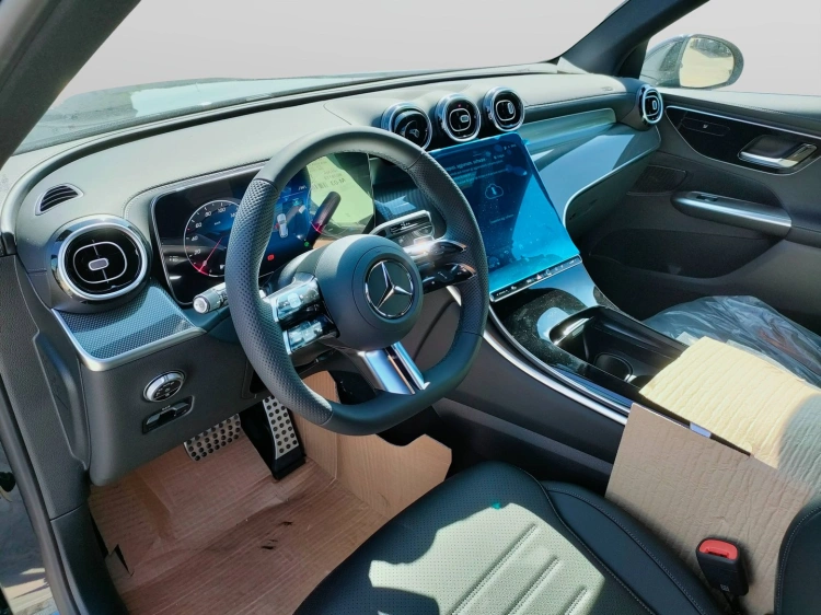 13 - Mercedes-Benz GLC 200 d 4MATIC