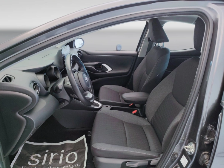 15 - Toyota Yaris Yaris 1.5h Trend