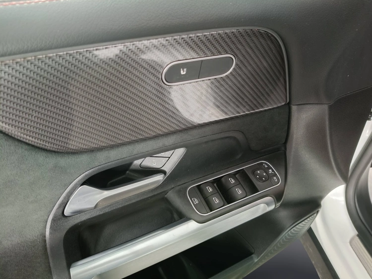 17 - Mercedes-Benz GLB 200 d AMG Line Advanced Plus auto