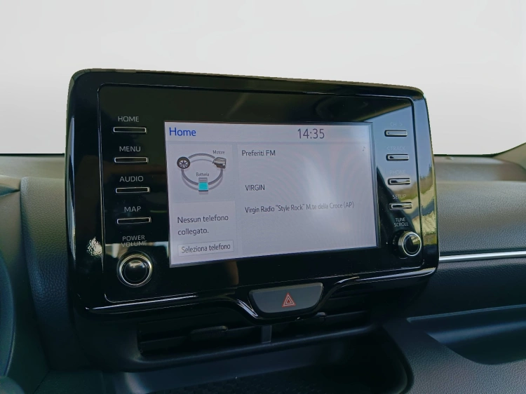 13 - Toyota Yaris Yaris 1.5h Trend