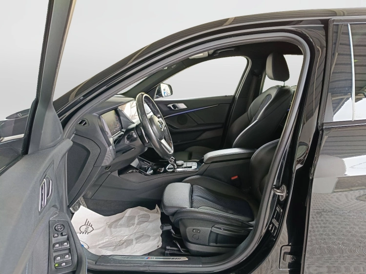 8 - BMW Serie 1 118d Msport auto