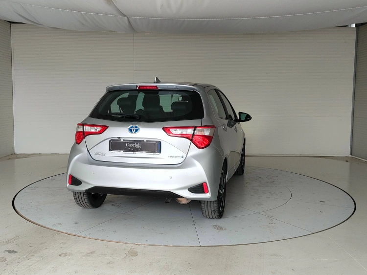 6 - Toyota Yaris Yaris 5p 1.5h Style my18