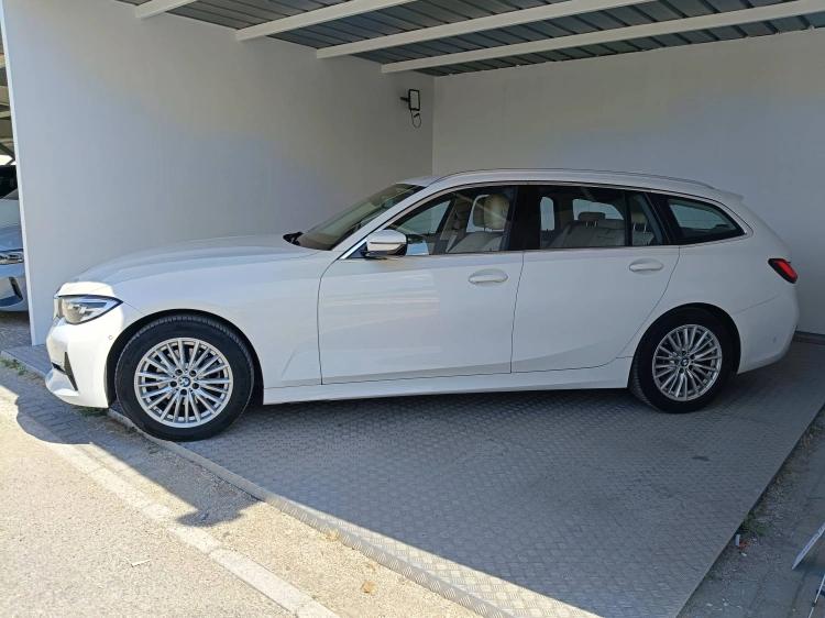 6 - BMW Serie 3 320d Touring Luxury auto