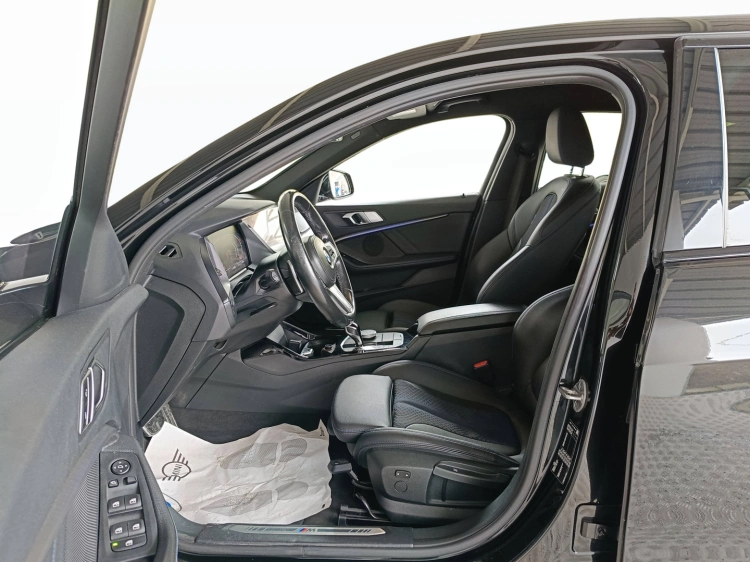 8 - BMW Serie 1 118d Msport auto