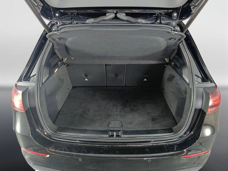 15 - Mercedes-Benz Classe B 180 d AMG Line Premium auto