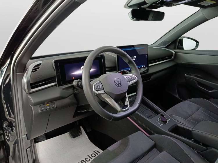 7 - Volkswagen T T-Roc 1.5 etsi Style 150cv dsg