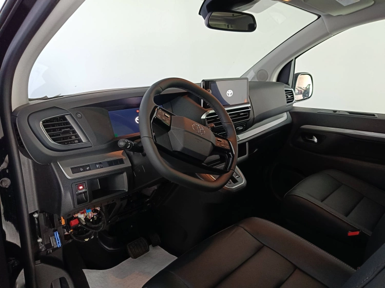 8 - Toyota Professional PROACE VERSO PROACE VERSOL1 2.0D177A LUX25