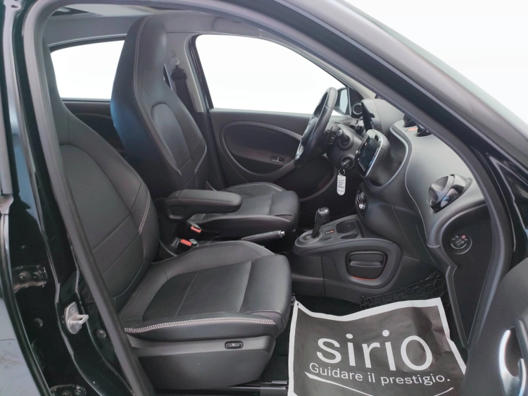 10 - smart forfour Forfour 0.9 t Brabus Xclusive 109cv twinamic