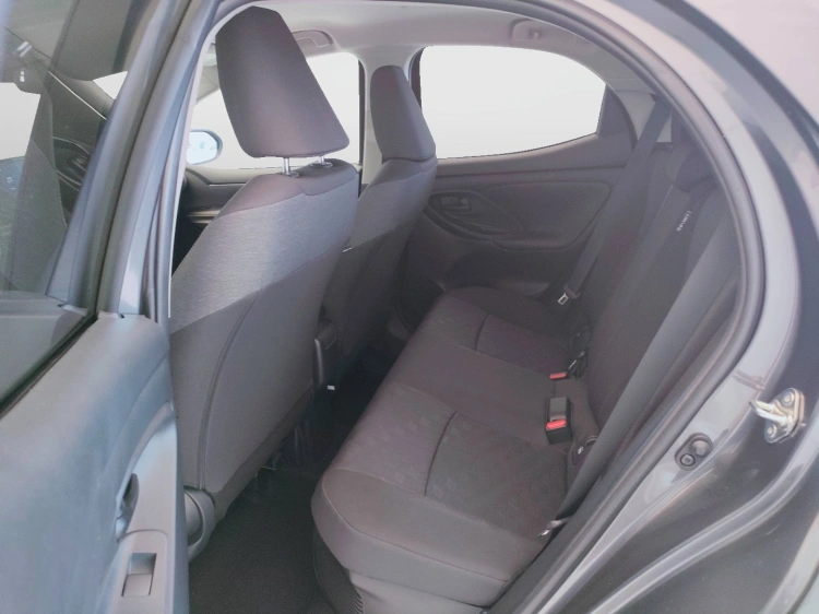 13 - Toyota Yaris Yaris 1.5h Trend