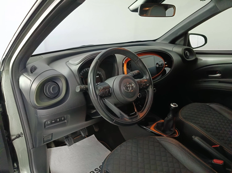 7 - Toyota Aygo X Aygo X 1.0 Limited 72cv