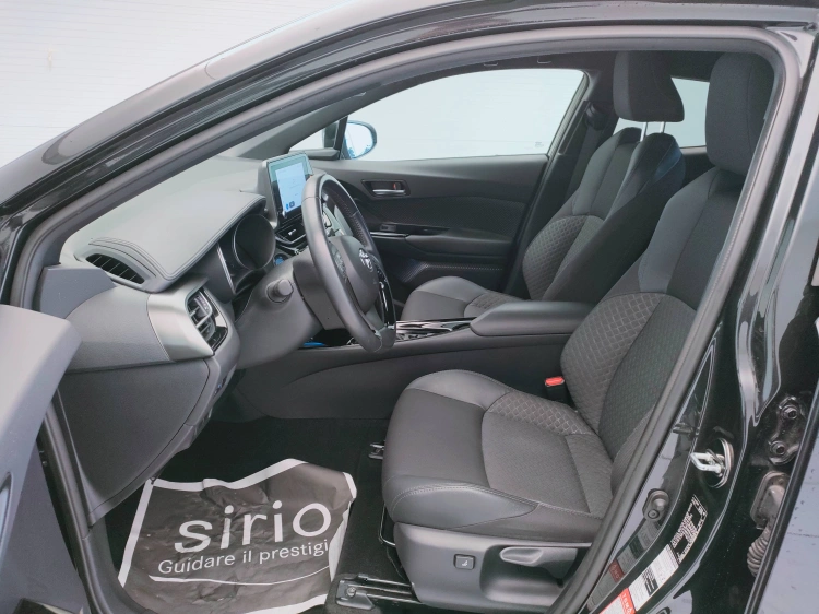 16 - Toyota C-HR C-HR 1.8h Trend e-cvt