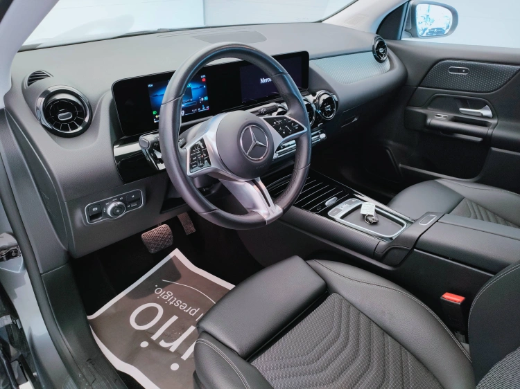 15 - Mercedes-Benz GLA 180 d Advanced auto