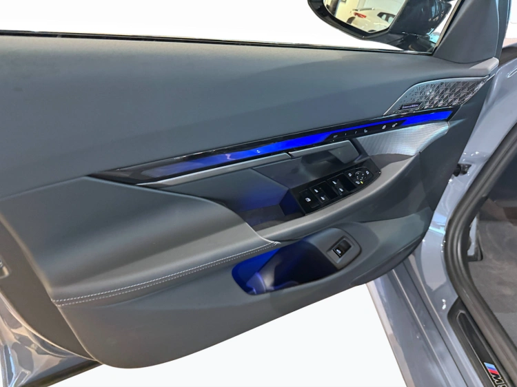 25 - BMW M M5 M5 Touring