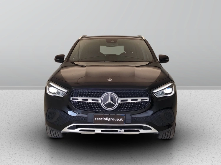 2 - Mercedes-Benz GLA 180 d Sport auto