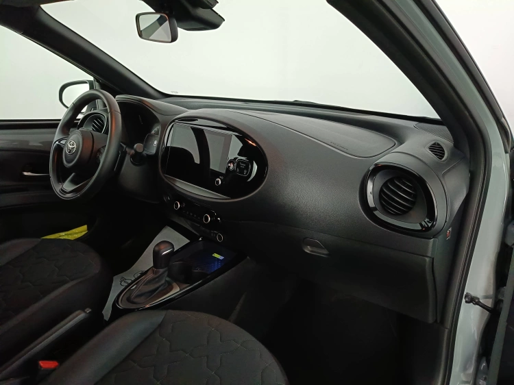 10 - Toyota AYGO X AYGO X 10B CVT LOUNGE MY24
